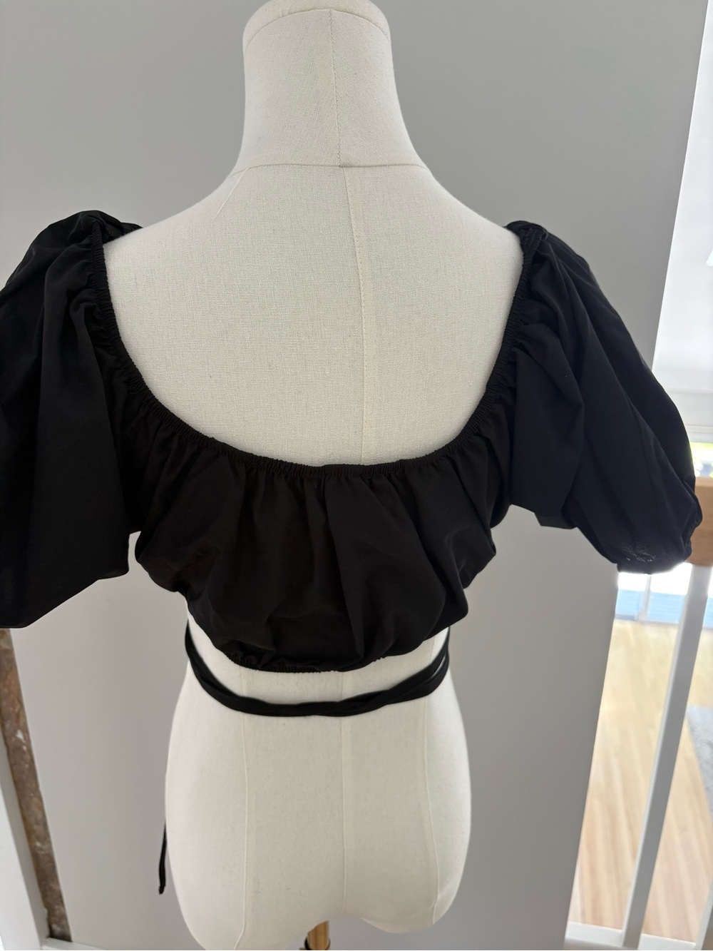 Zara Black Puff-Sleeve Wrap Crop Top - Picture 3 of 5